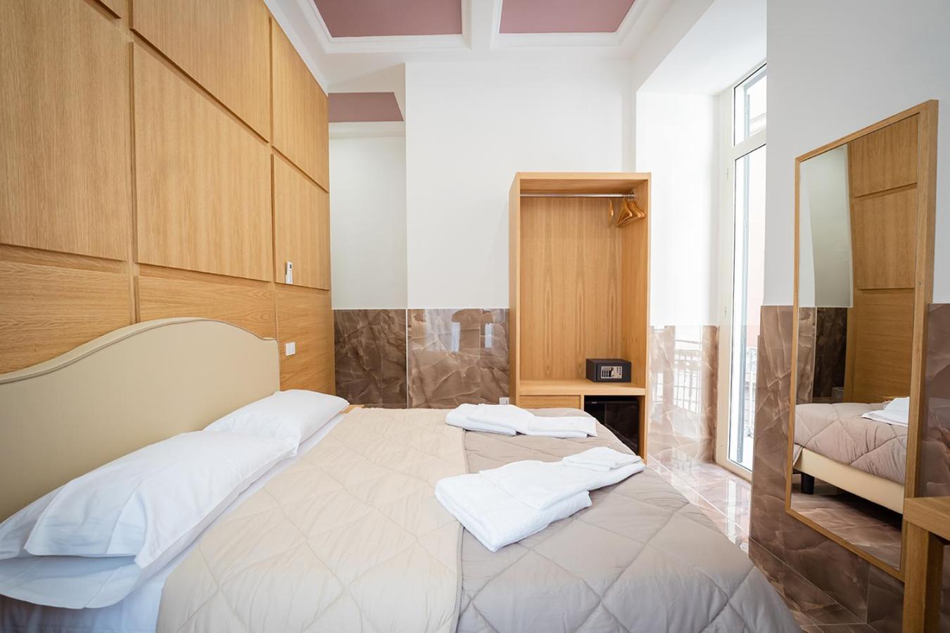 Pc Boutique H, Sea View By Clapa Group Hotel Napoli Eksteriør billede